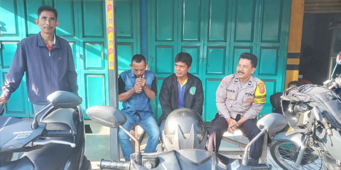 Sambangi Ojeg Pangkalan, Polsek Lembursitu Beri Himbauan Kamtibmas