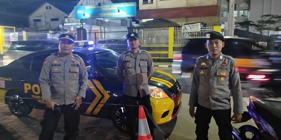Kapolsek Cikole Pimpin Giat KRYD Antisipasi Malam Minggu