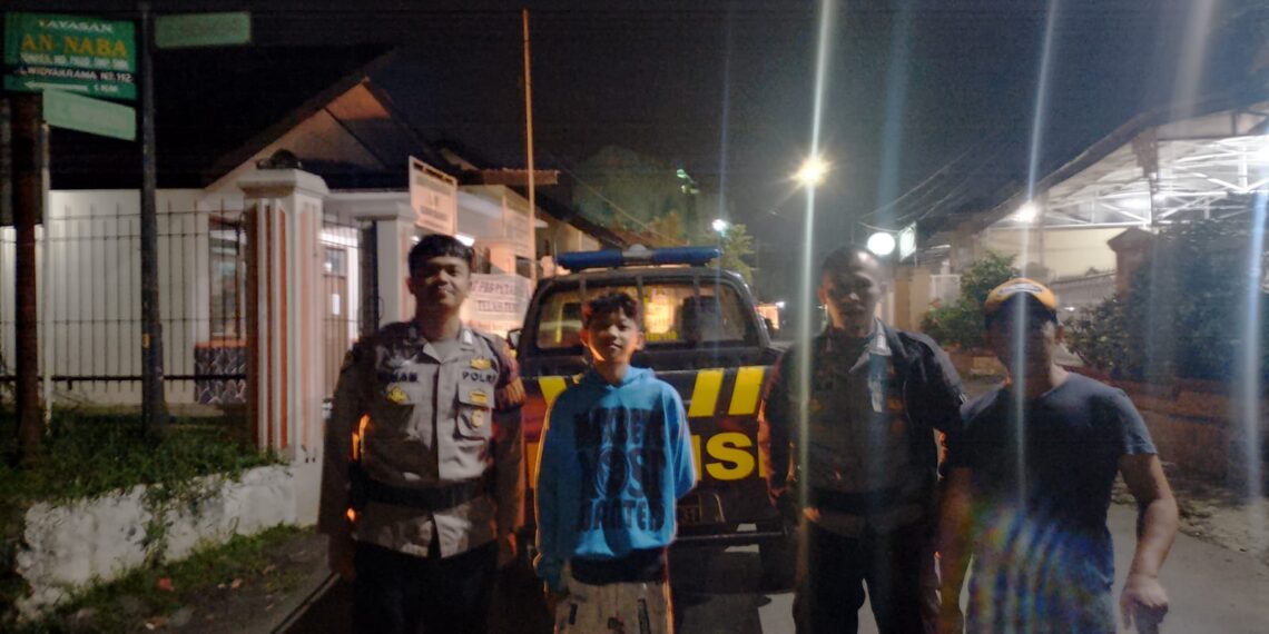 Giat Patroli Malam Polsek Lembursitu Ciptakan Rasa Aman