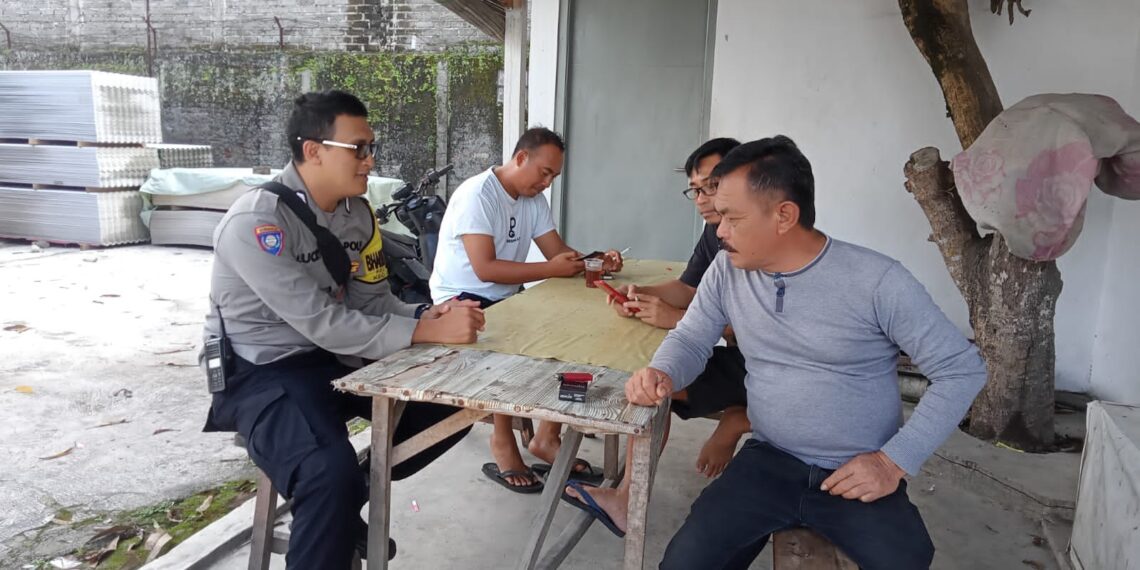 Bhabinkamtibmas Polsek Cibeureum Laksanakan Sambang kepada Warga Masyarakat