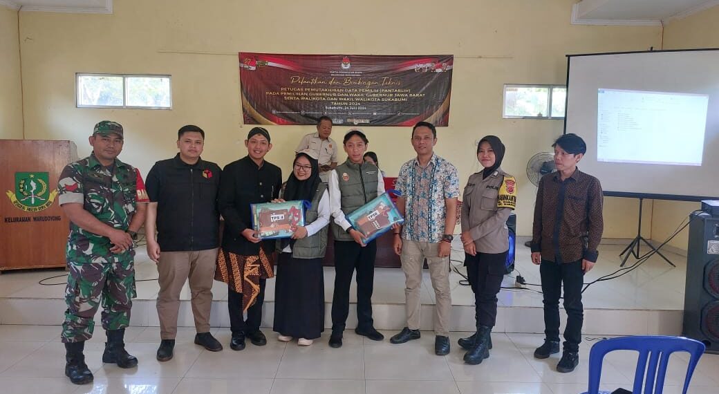Bhabinkamtibmas Polwan Hadiri Acara Pelantikan dan Bimbingan Teknis Petugas Pemutakhiran data Pemilih (PANTARLIH) Tingkat Kelurahan Warudoyong Ta 2024