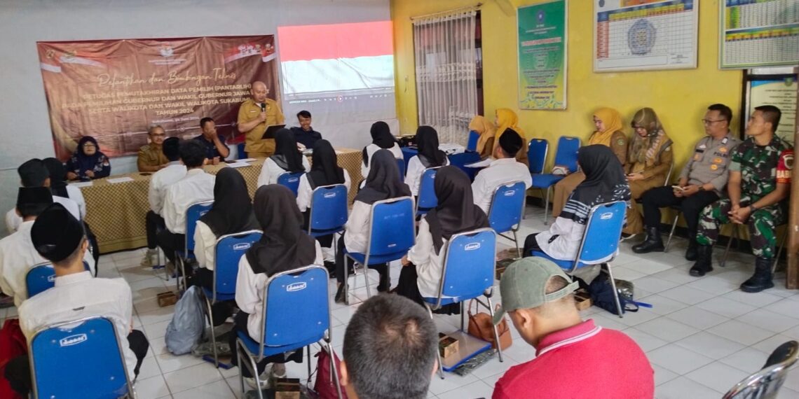 Bhabinkamtibmas Polsek Cikole Beserta Babinsa Hadiri Giat Pelantikan Dan Bimbingan Teknis Pantarlih