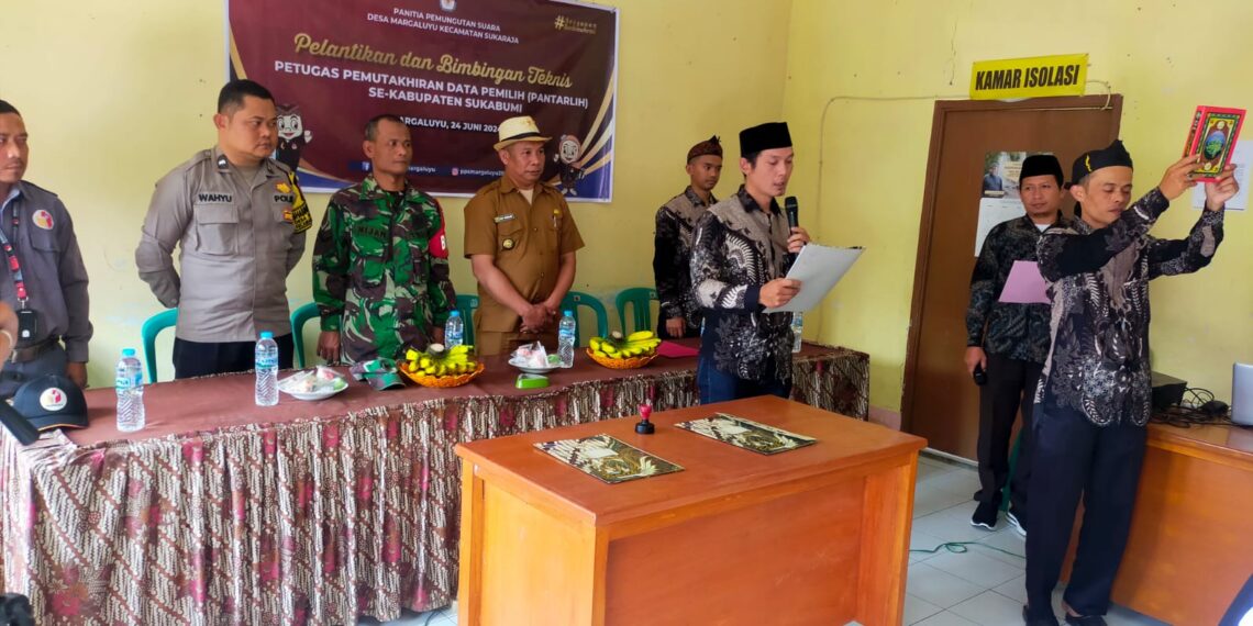 Pastikan Tahapan Pilkada Serentak 2024 Aman, Bhabinkamtibmas Polsek Sukaraja Hadiri Pelantikan Pantarlih