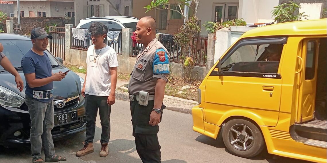 Guna Ciptakan Keamanan dan Kondusif, Kapolsek Citamiang Patroli Dialogis dan Sambangi Warga