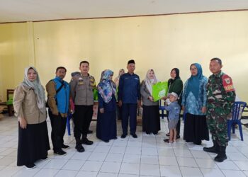 Cegah Stunting, Bhabinkamtibmas Monitoring Pembagian Bansos Kepada Keluarga Rawan Stunting