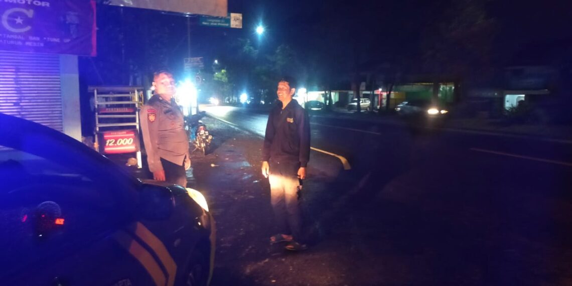 Efektifkan Malam Kondusif, Polsek Baros Himbau Humanis kepada Warga Nongkrong