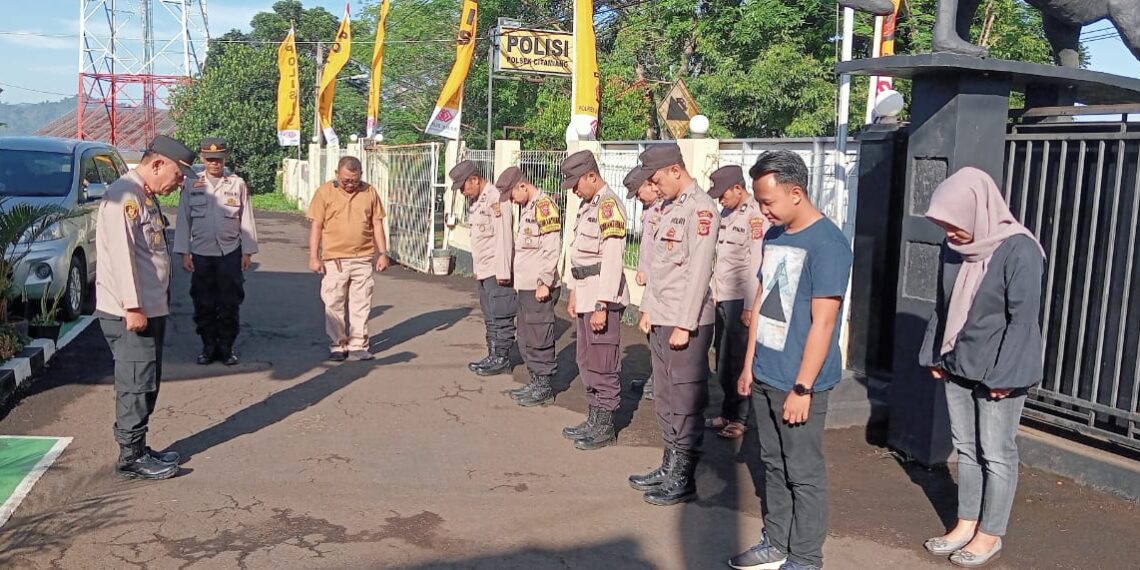 Kapolsek Citamiang Gelar Apel Pagi Sebagai Bentuk Kedisiplinan