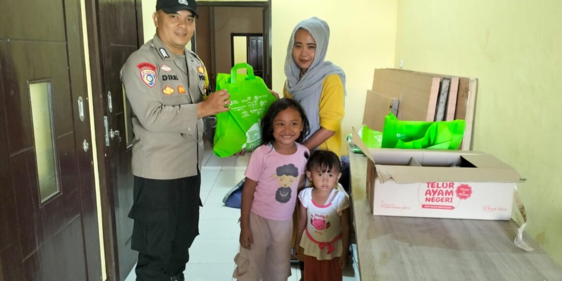 Bhabinkamtibmas Polsek Cireunghas Laksanakan Monitoring Penyaluran Bantuan Untuk Keluarga Rawan Stunting