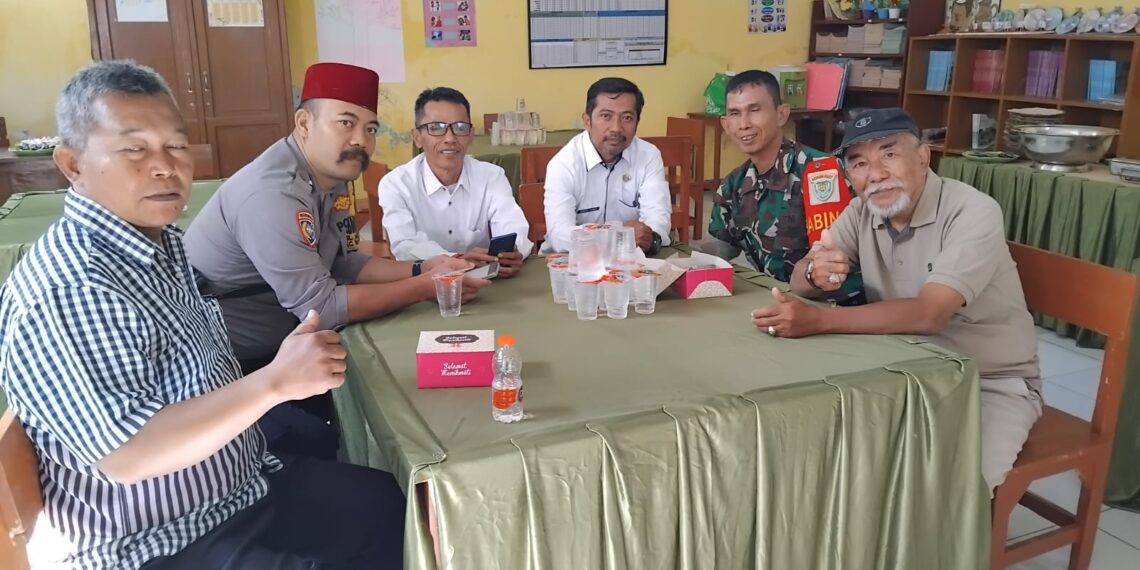 Datangi Warga Langsung, Babinkamtibmas Berikan Himbauan Gukamtibmas