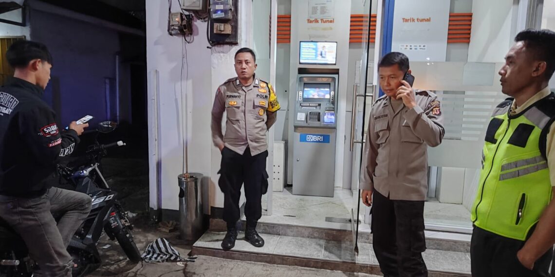 Patroli KRYD Menyambangi Objek Objek Vital Di Wilayah Hukum Polsek Sukalarang