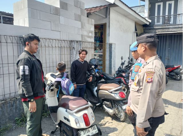 Ngobrol Bersama Masyarakat, Patroli Dialogis Siang Petugas Sampaikan Pesan Kamtibmas