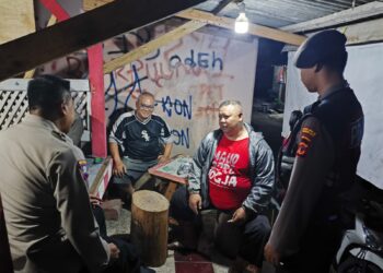 Bhabinkamtibmas Baros mengafresiasi warga Caringin jaga Harkamtibmas aktifkan Poskamling