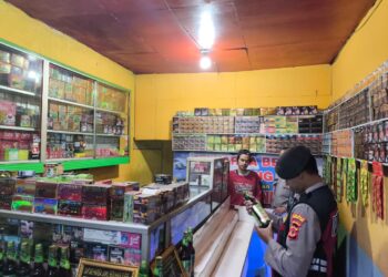 Diteksidini, Kapolsek Baros pimpin Operasi Pekat cegah peredaran Miras.