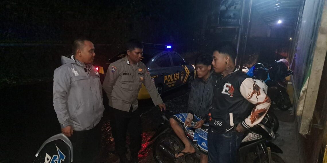 Antisipasi Gangguan Kamtibmas, Polsek Cikole Giatkan Patroli Malam