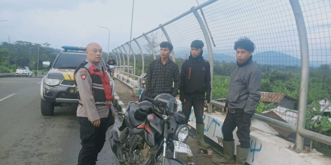 Polsek Cibeureum pertajam Patroli siang maupun malam hari  Cegah Gangguan Kamtibmas