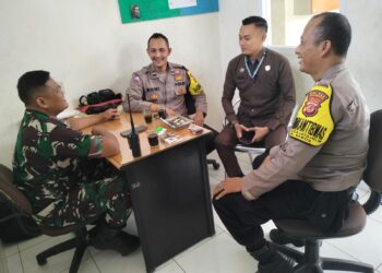 Ciptakan rasa aman, SinegritasTNI-Polri sambangi dan jalin Silaturrahmi Kamtibmas
