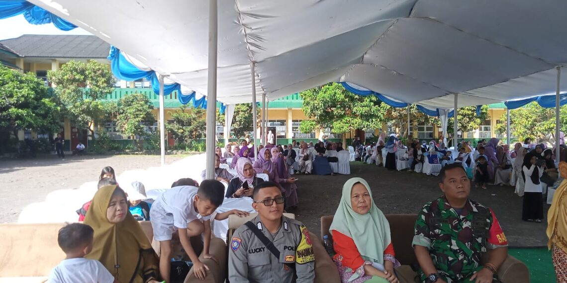 Bhabinkamtibmas Bersinergi dengan Babinsa Sambangi Warga Untuk Tingkatkan Harkamtibmas