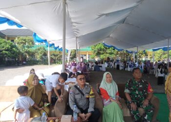 Bhabinkamtibmas Bersinergi dengan Babinsa Sambangi Warga Untuk Tingkatkan Harkamtibmas