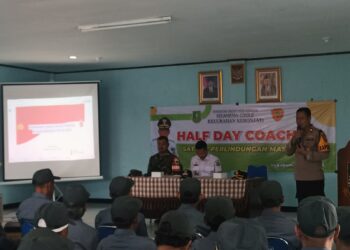 Kapolsek Cikole Berikan Pelatihan dan Pembinaa Kepada Anggota Linmas