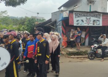 Bhabinkamtibmas Polsek Cireunghas Laksanakan Pengamanan Rangkaian Acara Perpisahan dan Kenaikan Kelas