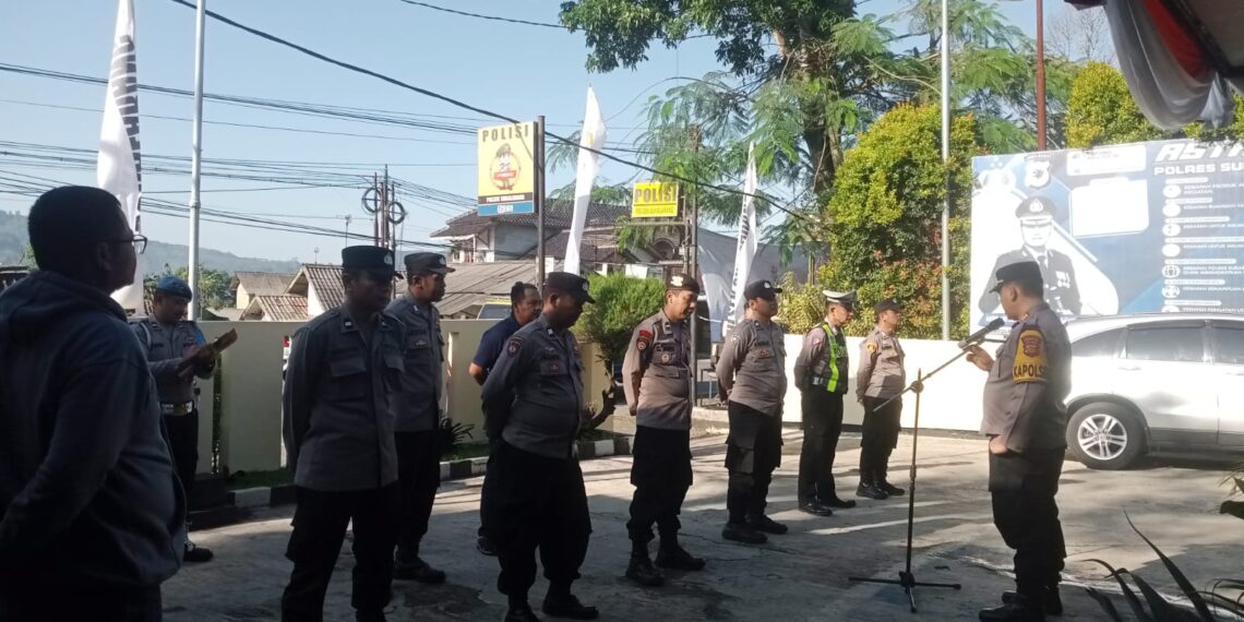 Pimpin Apel Pagi, Kapolsek Sukalarang Berikan Arahan Tentang Pentingnya Kedisiplinan