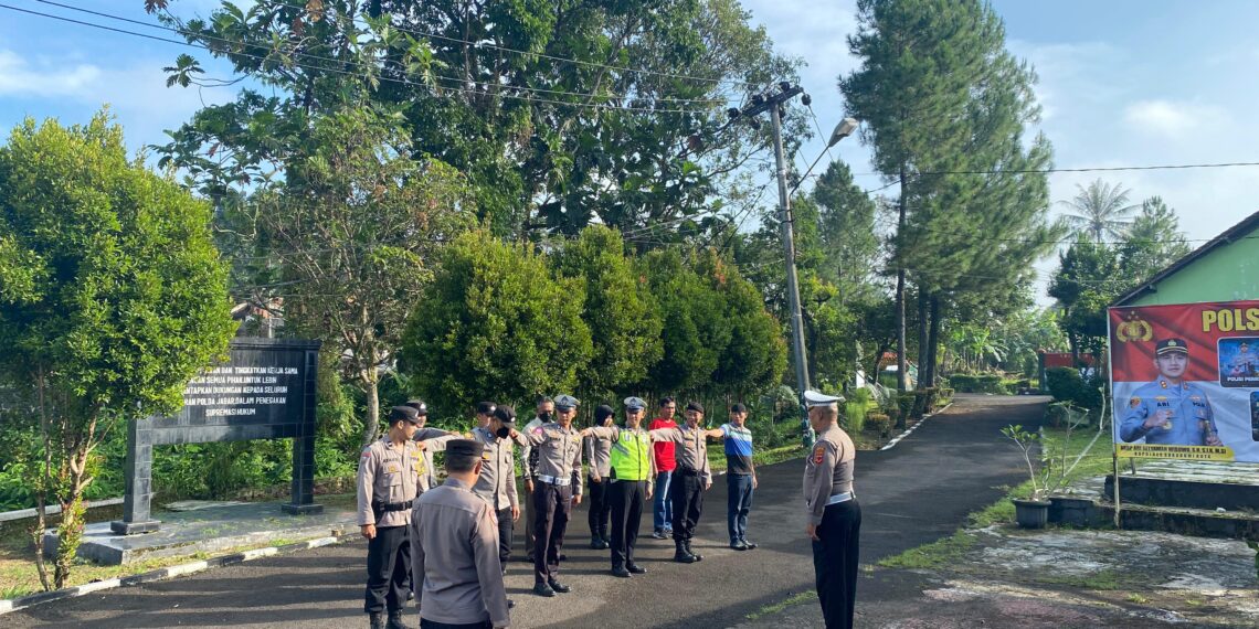 Polsek Warudoyong Gelar Apel Pagi Sebagai Bentuk Kedisiplinan.