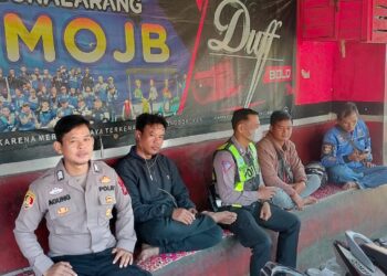 Patroli Dialogis Di Siang Hari Berikan Imbauan Kamtibmas Kepada Masyarakat Di Wilkum Polsek Sukalarang