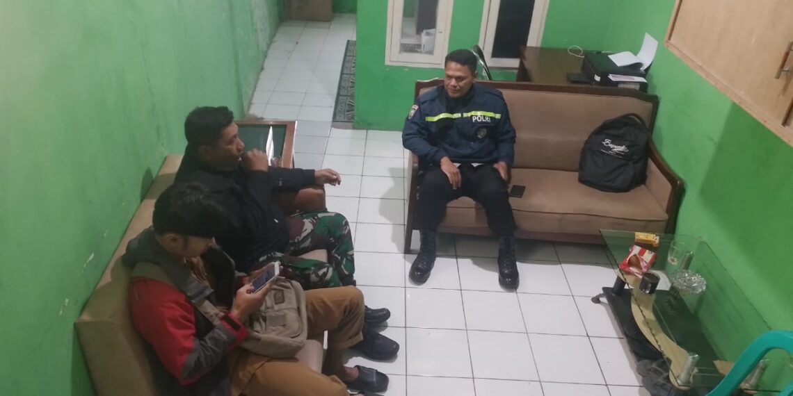 Bhabinkamtibmas Polsek Sukabumi Melaksanakan Sambang ke Kantor Desa