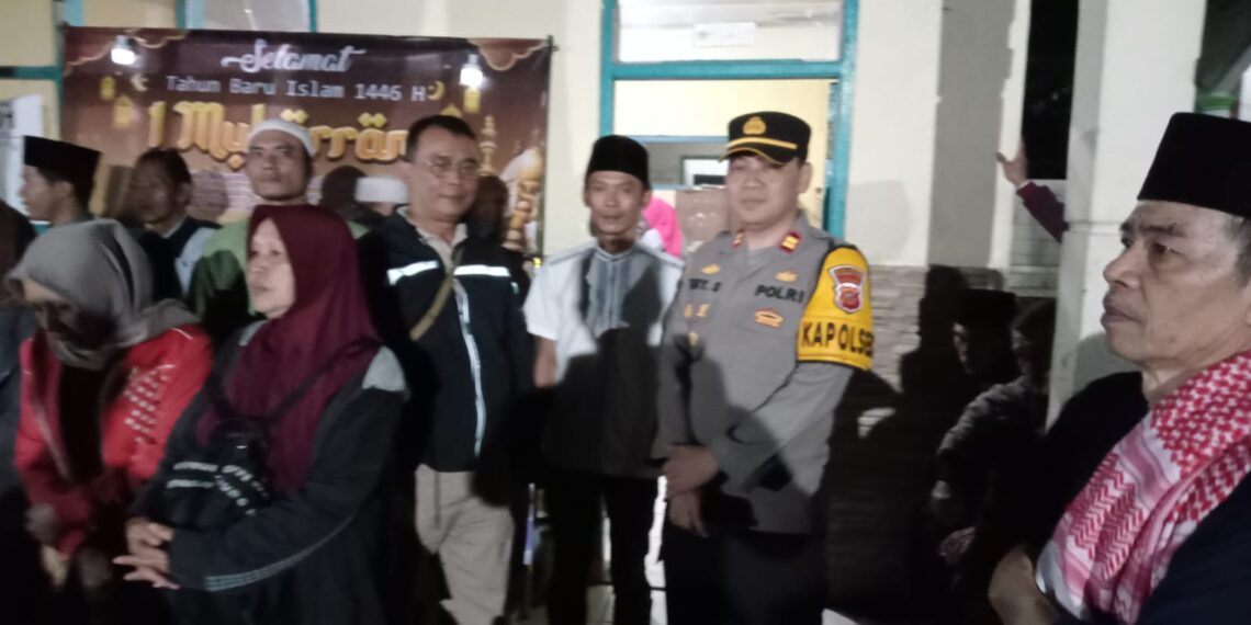 Polsek Kebonpedes Lakukan Pengamanan Pawai Obor di Wilayah Kecamatan Kebonpedes