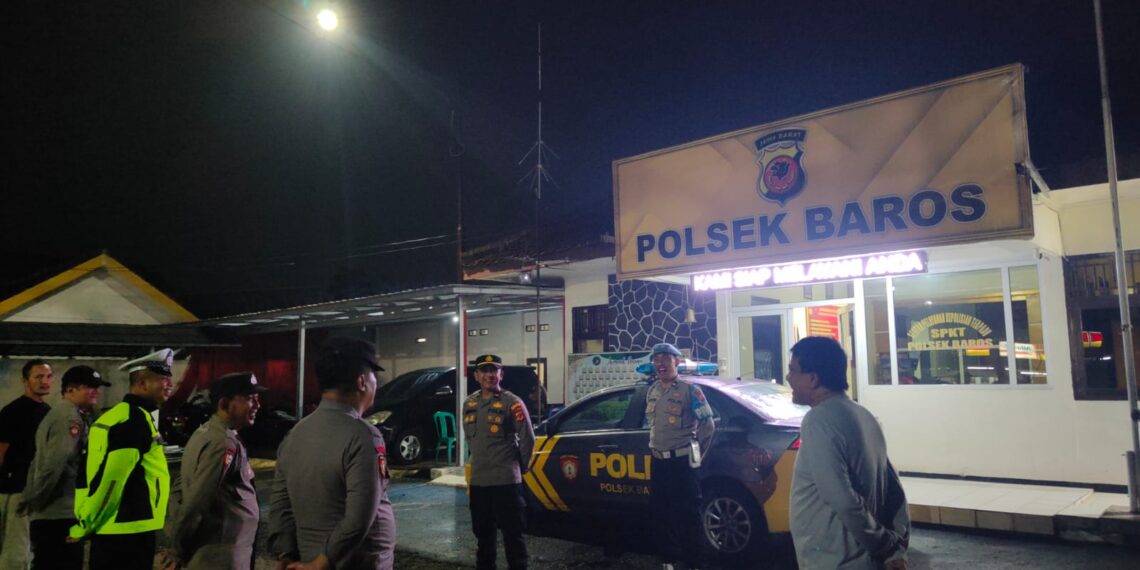 Apel kegiatan rutin yang ditingkatkan, Polsek Baros  antisipasi gukamtibmas malam minggu