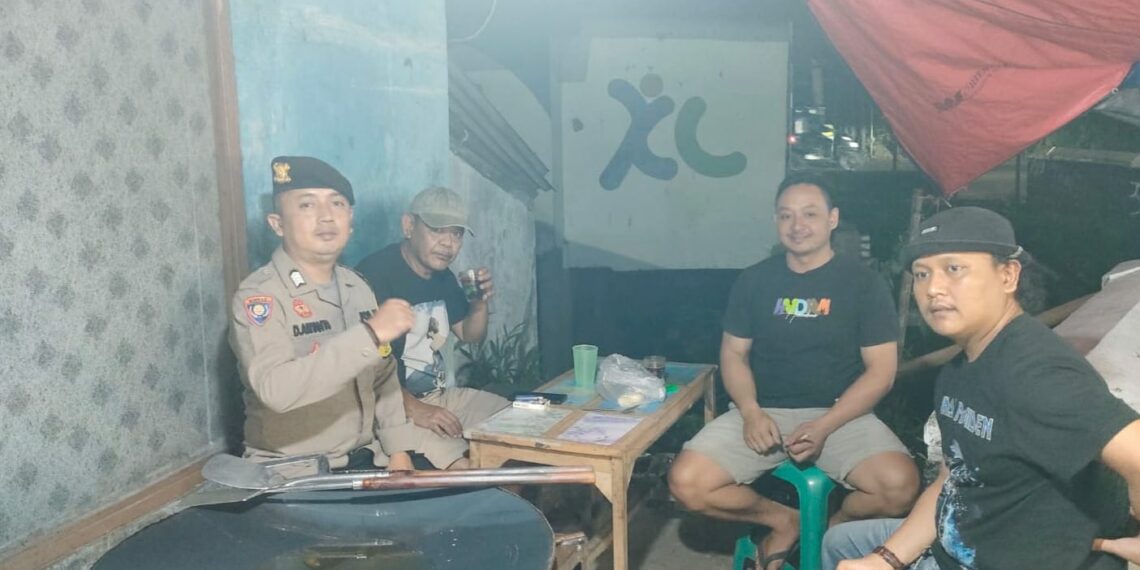 Berikan Rasa Aman Polsek Kebonpedes Gelar Patroli Dialogis Malam Hari