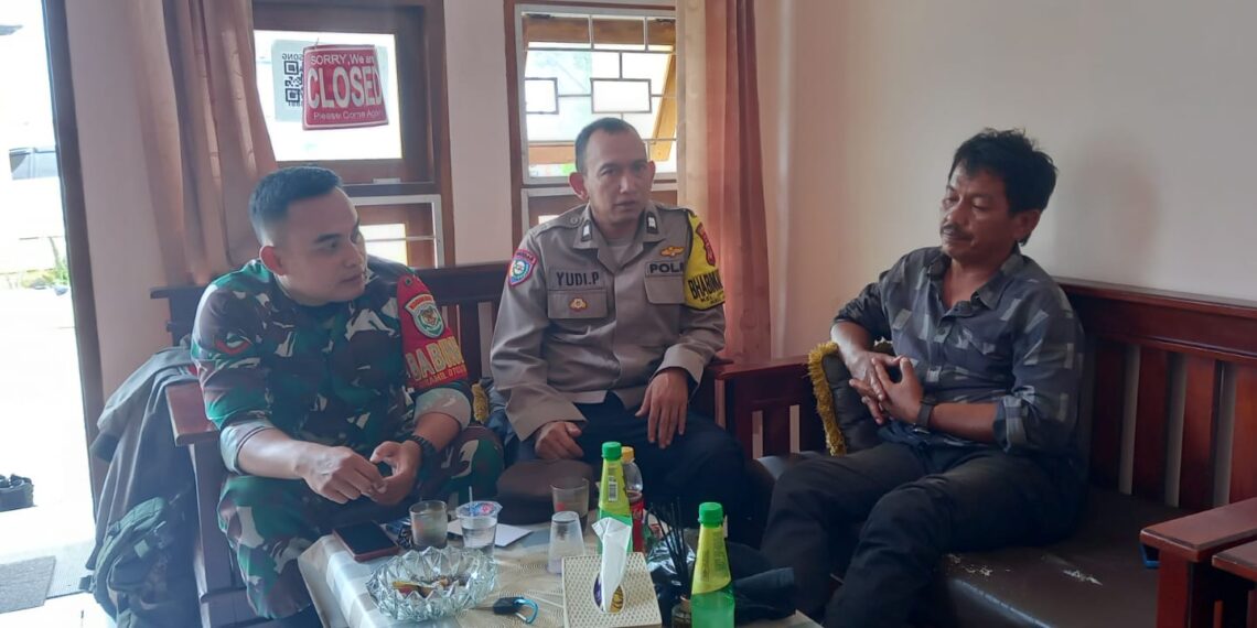 Sinegritas TNI-Polri Sambang Silaturahmi Tokoh Masyarakat Jayamekar dalam meningkatkan Harkamtibmas