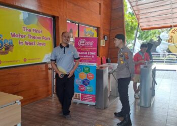 Guna menciptakan keamanan dan kondusif, Polsek Citamiang Patroli Dialogis  Santa Sea Waterpark Sukabumi.