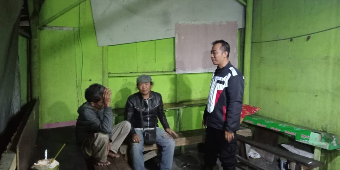 Antisipasi Gukamtibmas, anggota patroli Polsek Warudoyong Polres Sukabumi Kota Gencar Laksanakan Patroli Malam Hari.