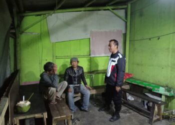 Antisipasi Gukamtibmas, anggota patroli  Polsek Warudoyong Polres Sukabumi Kota Gencar Laksanakan Patroli Malam Hari.