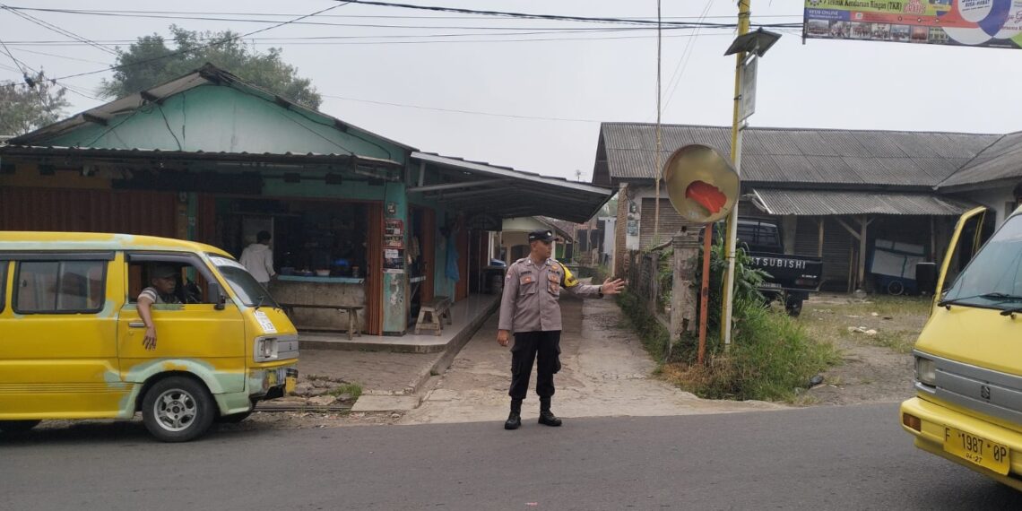 Wujud Pelayanan Prima, Polsek Cireunghas Laksanakan Patroli Dan Gatur Lalu Lintas Pagi Hari