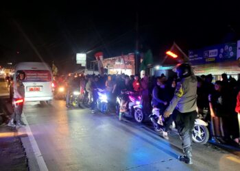Polisi Polsek Sukalarang Kawal Perayaan Pawai Obor Tahun Baru Islam 1 Muharam 1446 Hijriyah