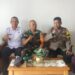 Jalin kemitraan Kamtibmas, Bhabinkamtibmas Baros sambangi staf Kelurahan Baros
