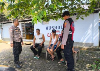 Wujudkan Kebersamaan dengan sopir depok Sukabumi. Bhabinkamtibmas Sudajayahilir efektifkan Dialogis