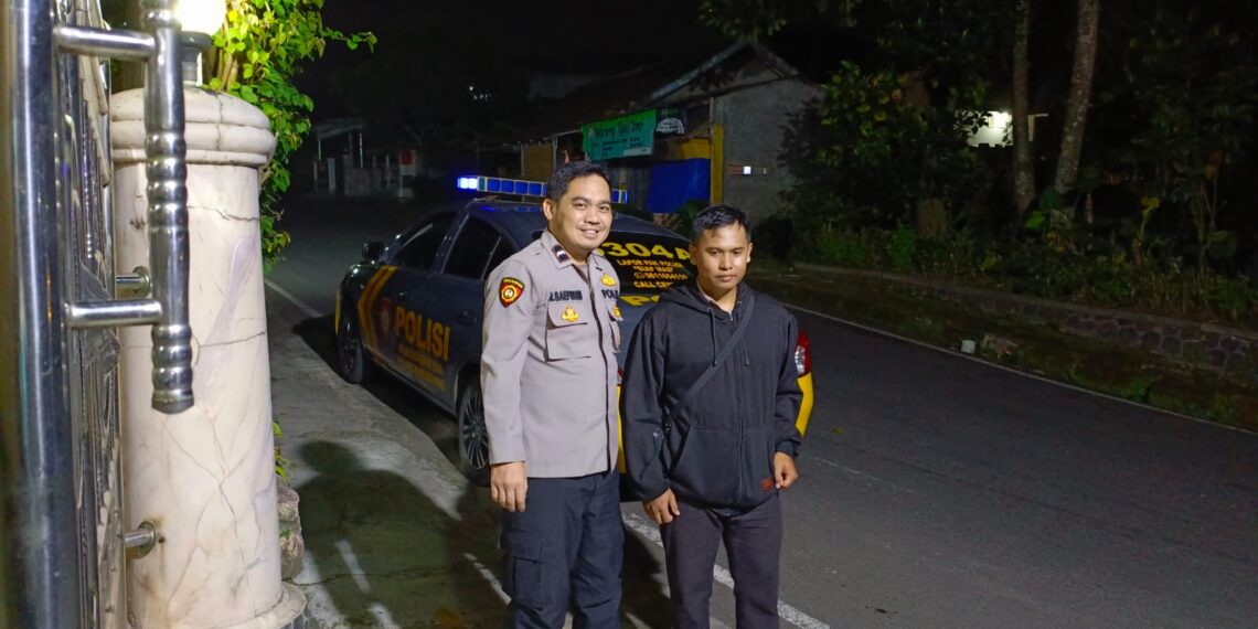 Antisipasi Gukamtibmas, anggota patroli  Polsek Warudoyong Polres Sukabumi Kota Gencar Laksanakan Patroli Malam Hari.