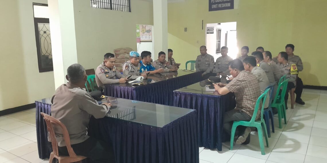 Anev Mingguan Sebagai Bentuk evaluasi kinerja dan atensi arahan pimpinan di wilayah hukum Polsek Baros.