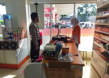Guna menciptakan keamanan dan kondusif, Kapolsek Citamiang Patroli Dialogis dan Sambangi Warga.