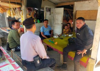 Patroli antisipasi gukamtibmas sore dan malam hari, Polsek Cibeureum laksanakan himbauan Humanis terhadap Warga masyarakat