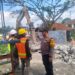 Kapolsek Sukalarang Monitoring Pengecoran Jalan Nasional Desa Sukamaju Sukalarang