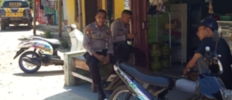 Patroli Sambang Warga, Personil Polsek Cireunghas Ajak Warga Jaga Kamtibmas