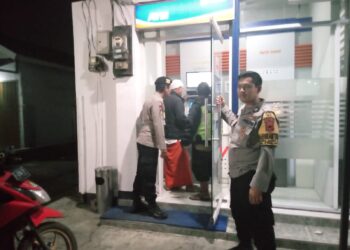 Polsek Sukalarang Patroli Malam Hari Kontrol ATM BRI Cegah Kejahatan Perbankan