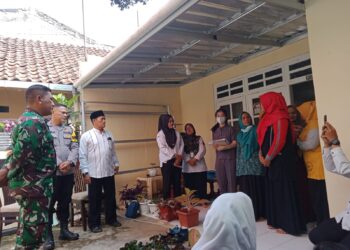 Bhabinkamtibmas Polsek Sukabumi Melaksanakan Sambang ke warga Desa