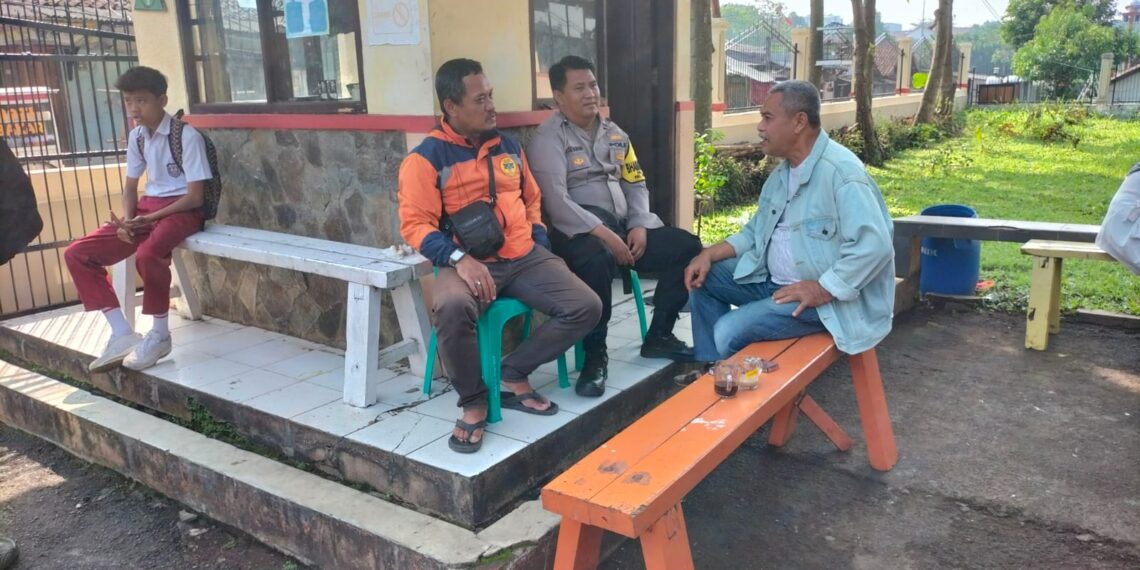 Sambangi Warga Polisi di Kota Sukabumi Sampaikan Imbauan Kamtibmas