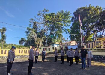 Apel Pagi dan pengecekan kelengkapan personil polsek kadudampit sebagai bentuk kedisiplinan dan kesiapsiagaan Polsek Kadudampit