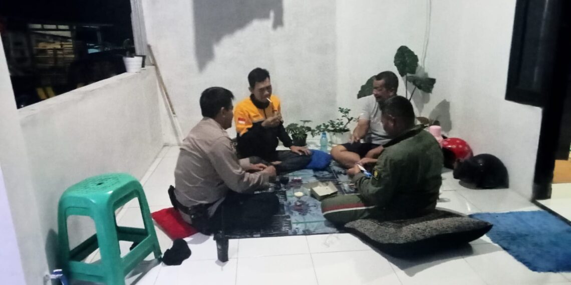Antisipasi Gukamtibmas, anggota patroli  Polsek Lembursitu Polres Sukabumi Kota Gencar Laksanakan Patroli Malam Hari